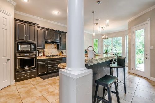 5968 Riverbend Pl, Fort Worth TX  76112-1064 exterior