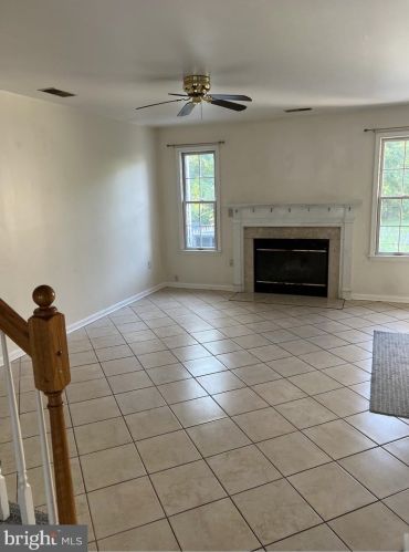 207 Morningside Dr, Falling Waters WV  25419-4055 exterior
