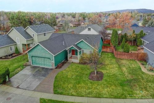 3217 Stonebrook Dr, Bend OR  97701-6647 exterior