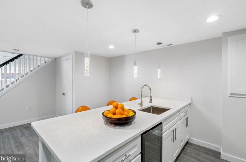 8114 Drayton Ln, Springfield VA  22151-1814 exterior