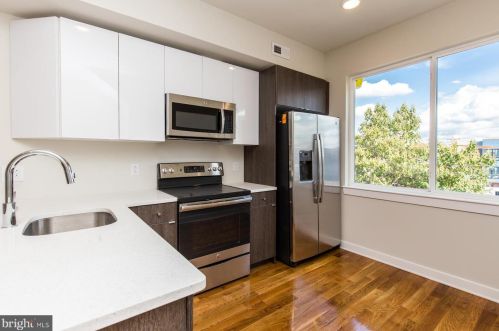 1647 Germantown Ave, Philadelphia PA 19140-4224 exterior