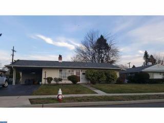 30 Poplar Ln, Levittown, PA 19054-3619