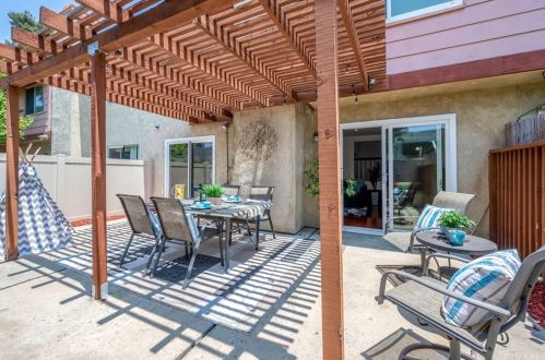 4616 5th St, Santa Ana CA 92703-3164 exterior