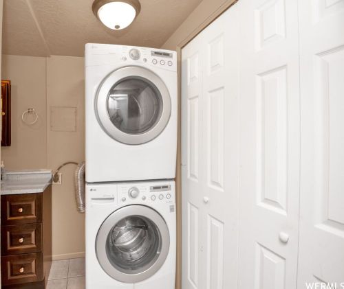 3083 1050, Ogden UT  84414-1718 exterior