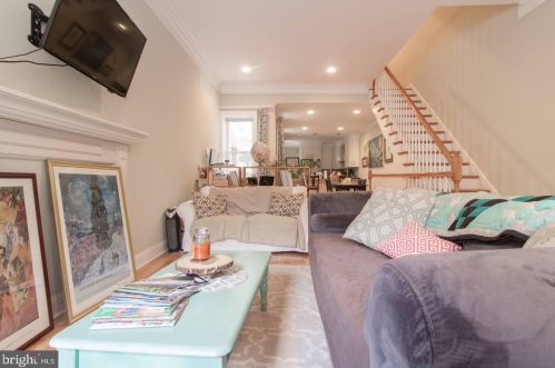 1822 Fairmount Ave, Philadelphia PA  19130-2814 exterior