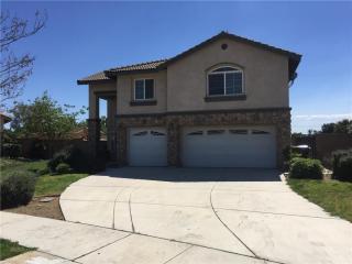 16025 Hibiscus St, Fontana CA  92335-2702 exterior