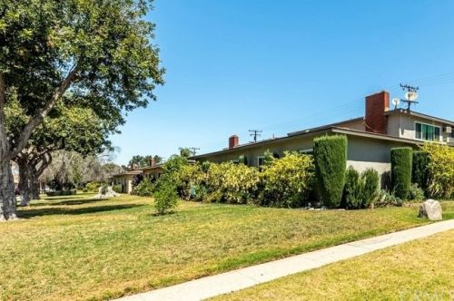 2561 Hayes Dr, La Verne, CA 91750-3700