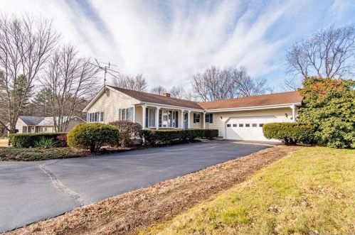 411 Walnut St, Putnam, CT 06260-2740