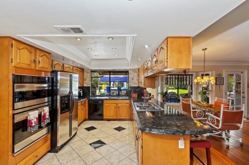 1678 Southport Dr, Riverside CA  92506-5449 exterior