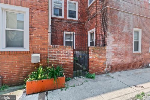 233 Fairmount Ave, Philadelphia PA  19123-2929 exterior