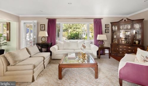 1211 Pinecrest Cir, Silver Spring MD exterior