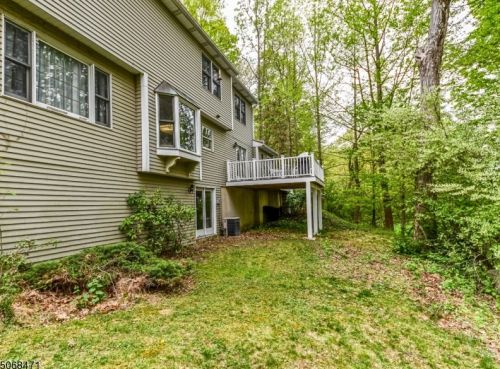 15 Cardinal Dr, Hackettstown NJ  07840-3005 exterior