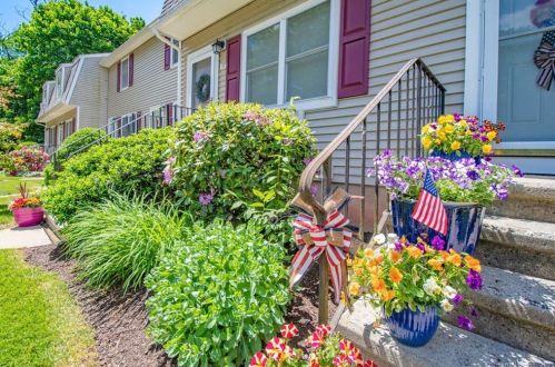 95 Brentwood Dr, Wallingford CT  06492-4363 exterior