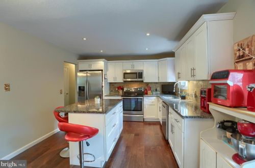 1501 Robert Rd, Lancaster PA  17601-5632 exterior