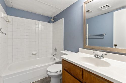 1214 High Vly Dr, Garland TX 75041-2050 exterior