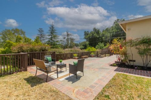 10564 Ainsworth Dr, Los Altos CA 94024-7448 exterior