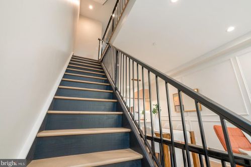 2302 Gordon St, Philadelphia PA 19132-4631 exterior