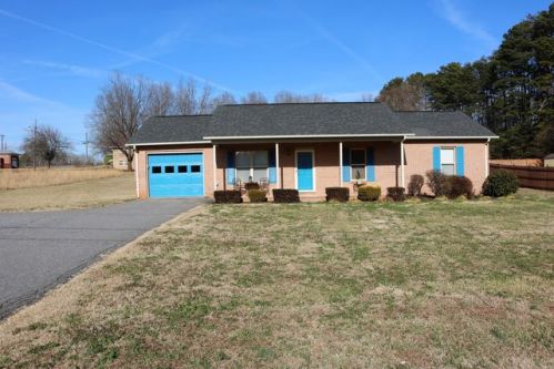 2925 11th Avenue Dr, Conover, NC 28613-8655