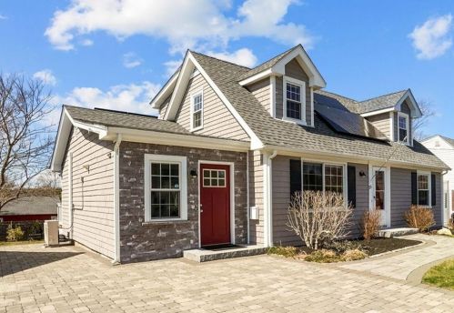 25 Brae St, Providence, RI 02911-2205