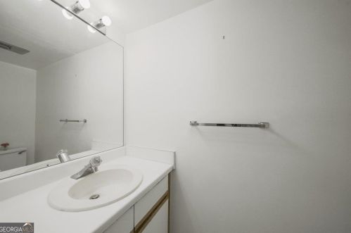 15 Finch Dr, Atlanta GA  30308-6501 exterior