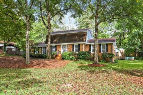 349 Baskin Dr, Marietta, GA 30064-2901