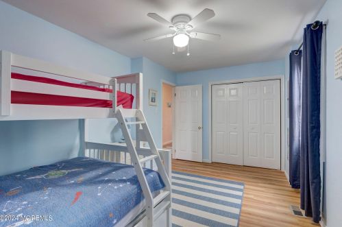 16 Pennsylvania Ave, Lavallette NJ 08735-2437 exterior