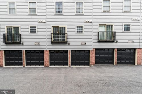 2338 Fairmount Ave, Philadelphia PA  19130-2519 exterior