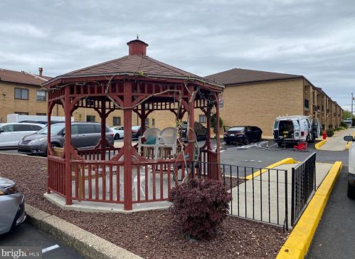 9908 Bustleton Ave, Philadelphia PA  19115-2198 exterior