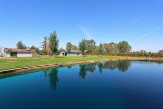 5706 Amber Ave, Clovis, CA 93619-9403