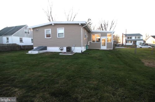 42 Montana Ave, Trenton NJ  08619-2838 exterior