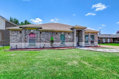 11028 San Jacinto Dr, Morgans Point, TX 77571-9533