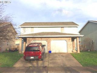 780 Cloverleaf Loop, Springfield OR  97477-1104 exterior