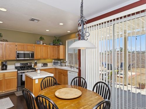 17488 Meadow Rock Dr, Riverside CA  92503-8702 exterior