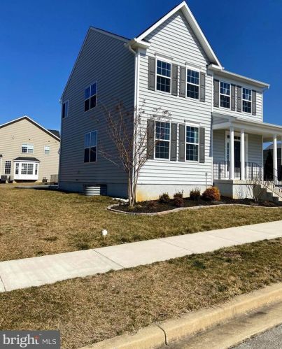 118 Un Rdg Dr, Charles Town WV 25414-4937 exterior