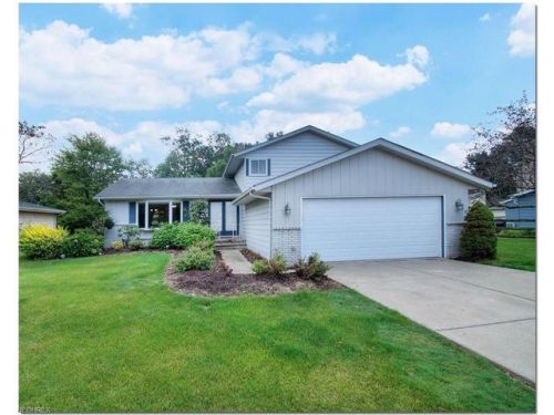 32870 Cromwell Dr, Cleveland OH  44139-4802 exterior