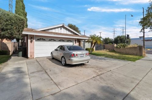 15758 Gundry Ave, Paramount, CA 90723-3939