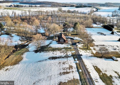 95 Sunset Dr, New Schaefferstown, PA 19506-8499