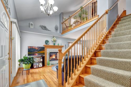 7924 Tameling Ct, Palos Hills, IL 60465-1672