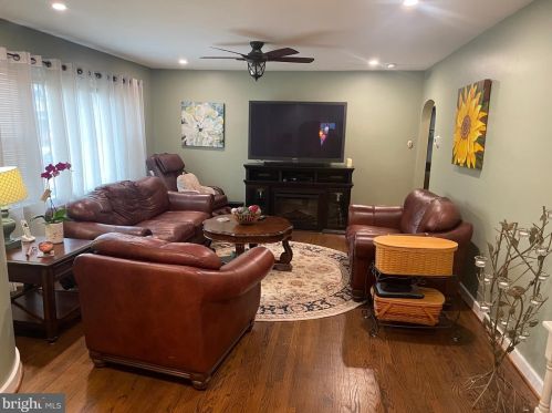 280 Merion Ave, Tavistock NJ  08033-1413 exterior