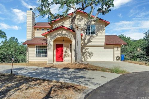 8105 Boat Hook Rd, Lake Nacimiento, CA 93426-9619