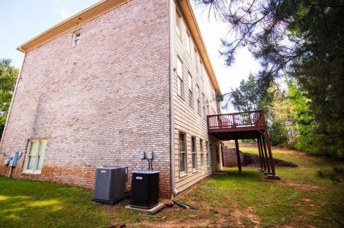 5170 Halcyon Dr, Atlanta GA  30349-1594 exterior