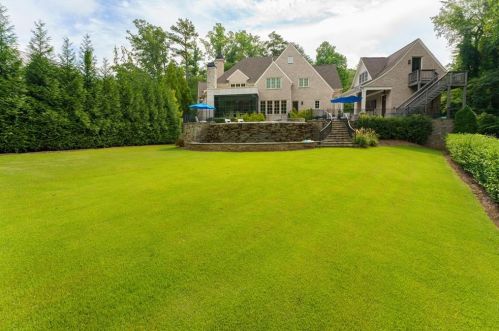 5168 Lake Forrest Dr, Atlanta, GA 30342-2219