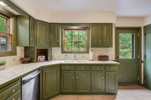 2260 Medicine Lake Blvd, Minneapolis MN  55441-4238 exterior