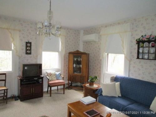 39 Russell Rd, Fayette, ME 04349-3043