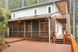 61 Louise View Dr, Bellingham, WA 98229-4423