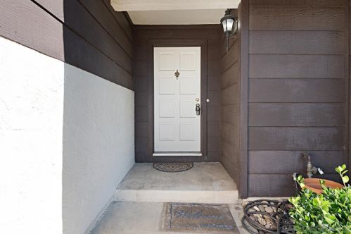 640 Banjo Ct, San Marcos, CA 92069-1905