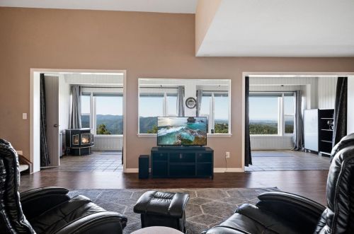 1194 Laurel Ln, Vallecito, CA 95247-9346