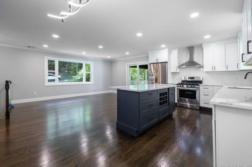 17 Valley Field Rd, Sandy Hook CT  06482-1096 exterior