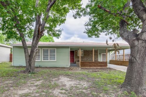 3551 Binyon Ave, Fort Worth TX  76133-1411 exterior