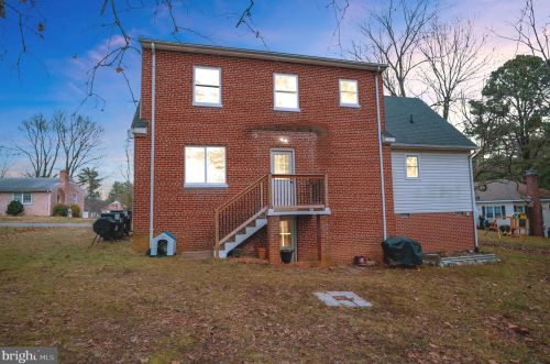 118 Davis Ct, Bowling Green, VA 22427-2157
